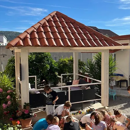 Apartman Marija * Poljica (Trogir)